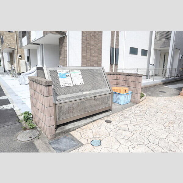 ロブレ コート ゴミストッカー