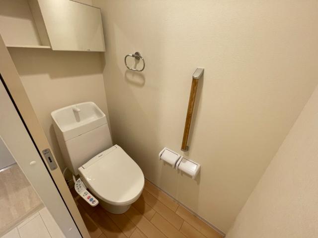 メゾン．ネクストエイト201号室 シャワー付トイレ