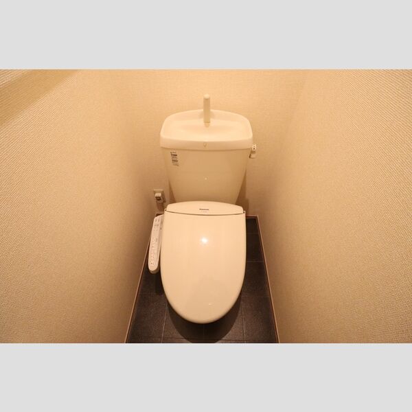 イースト・コート203号室 温水洗浄暖房便座