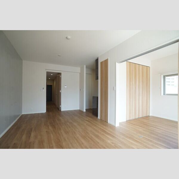 プレスタンテ中葛西Ⅱ リビング続きの洋室を広げて使えば18.9帖の大空間になります。