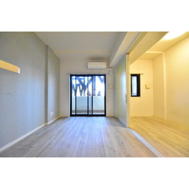 CRESCENT COURT 内観