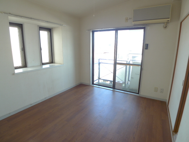 ブルースカイ原木 寝室