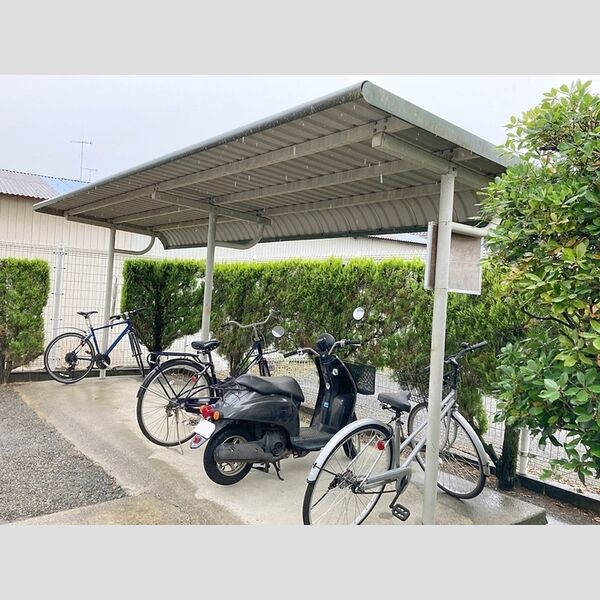 ドミールシャンテ 駐輪場