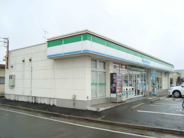 アムールふじみ野 ファミリーマートふじみ野苗間一丁目店まで459ｍ