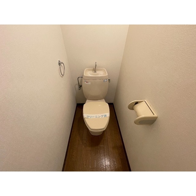 Kフレール205号室 内観