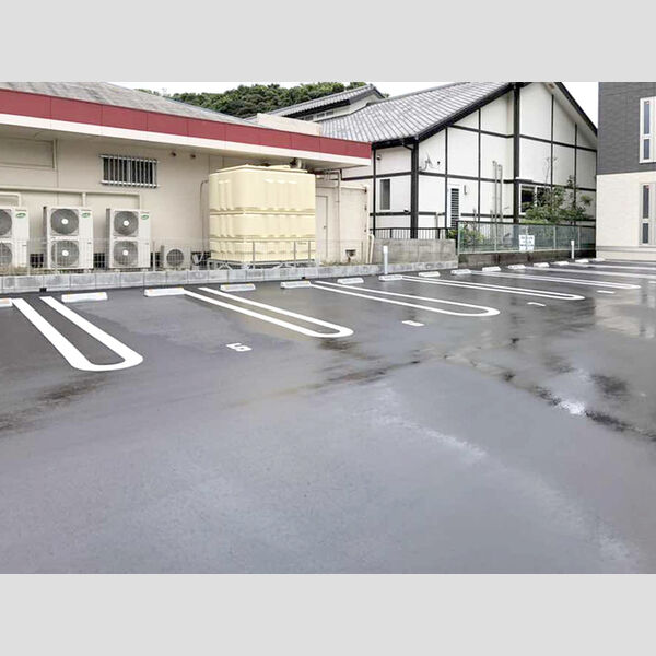 プランドール鎌倉 駐車場