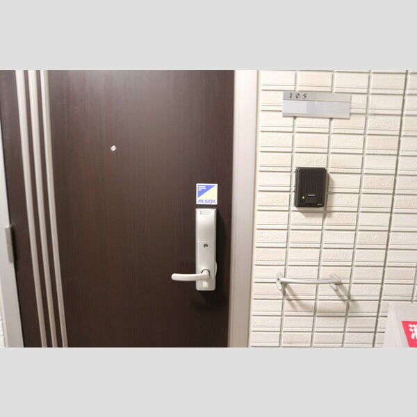 メゾン ド ソレイユ　E105号室 玄関ドア