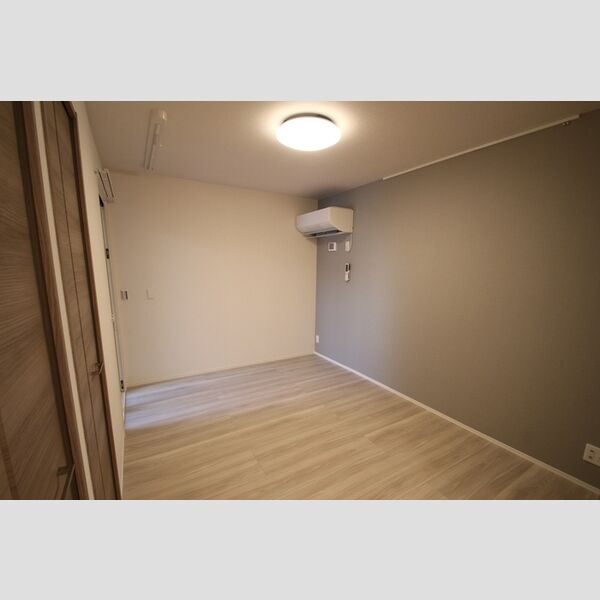 グラナーデ千住緑町102号室 洋室①6.1帖