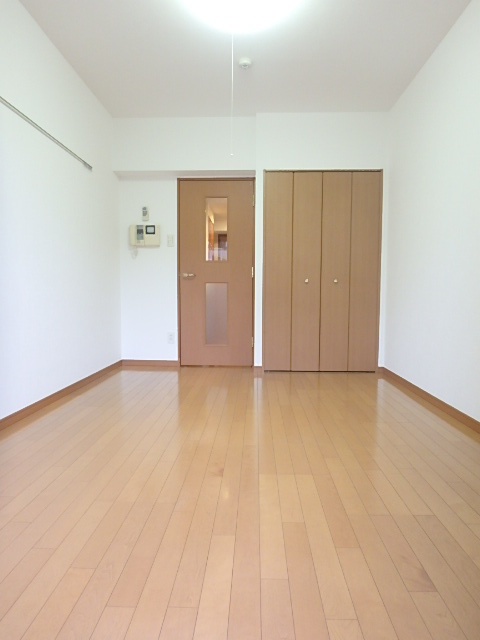 ガラ・グランディ練馬2階 落ち着いた色調の寝室です