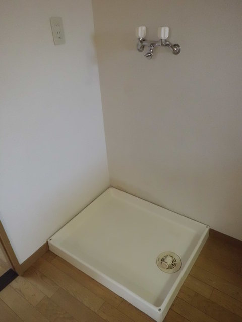 菊名フラット0202号室 防水板　写真は同じ間取りの他のお部屋のものです