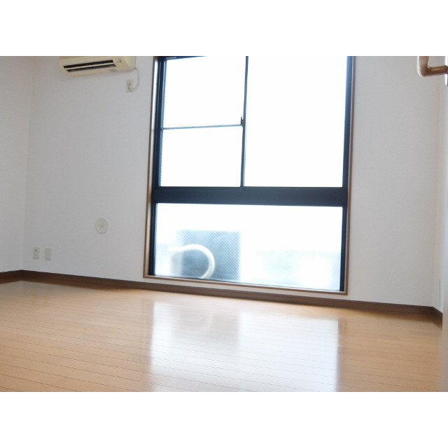 アンプルール フェール アミーⅡ102号室 リビング