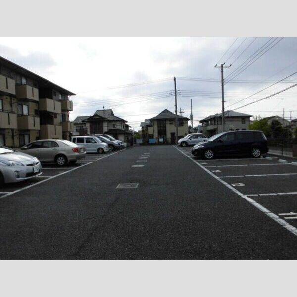 ファミール千葉寺 駐車場