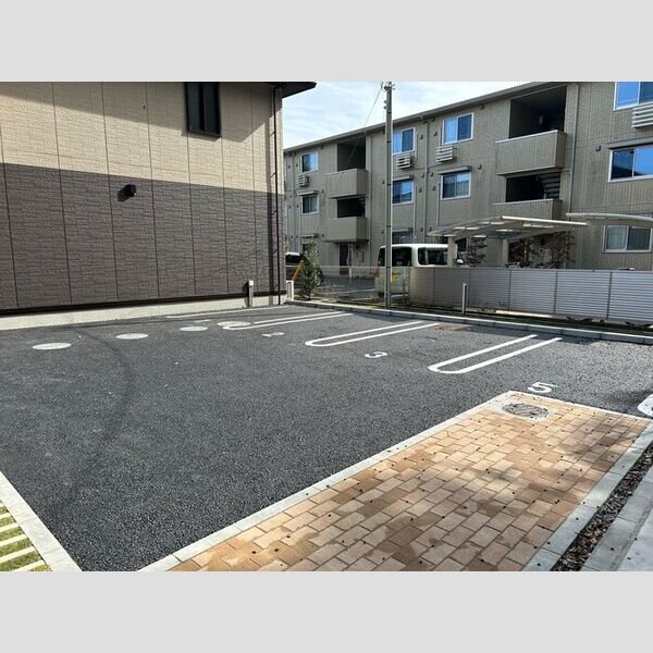 grand jete105号室 駐車場(要空き確認)