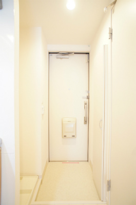 リブリ・PLAGE江ノ島1階 玄関