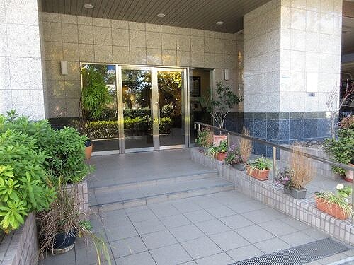 ライオンズプラザ池之端6階 エントランス外観　※2024年12月撮影