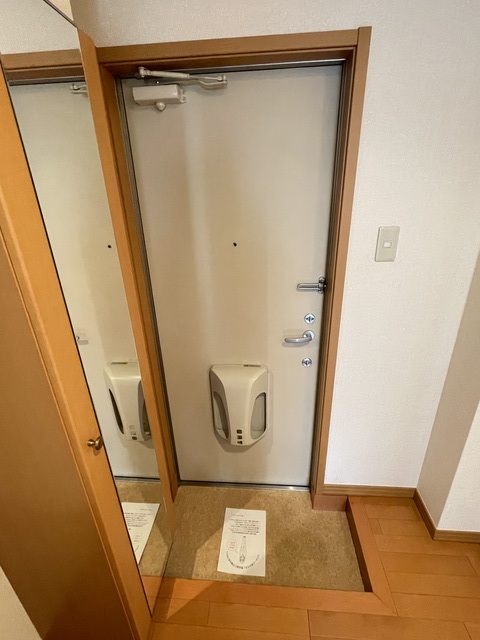 デュオコート0202号室 玄関