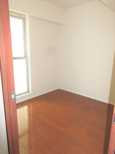 みなとみらいミッドスクエア　ザ・タワーレジデンス29階 洋室約4.5畳　※2023年10月撮影