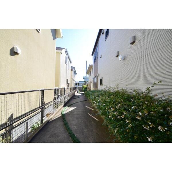 Y’scourt101号室 エントランス