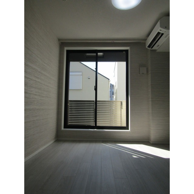 ロアール横浜十日市場502号室 リビング