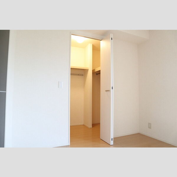 ルピナス　弐番館 ウォークインクローゼット