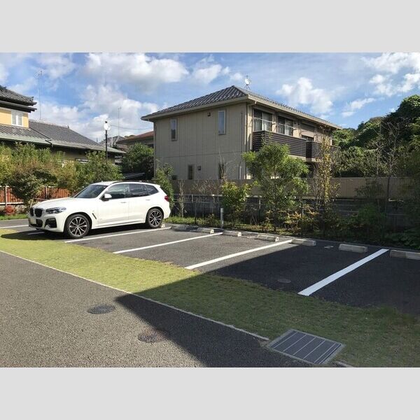 セジュール本覚寺 駐車場