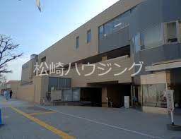 TAIL VILLAGE N.K1階 中野区立中央図書館