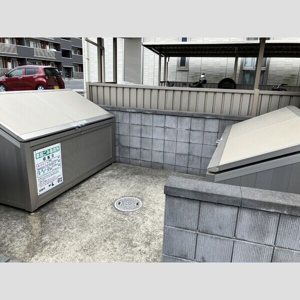 Pixie hollow　A棟205号室 ゴミステーション