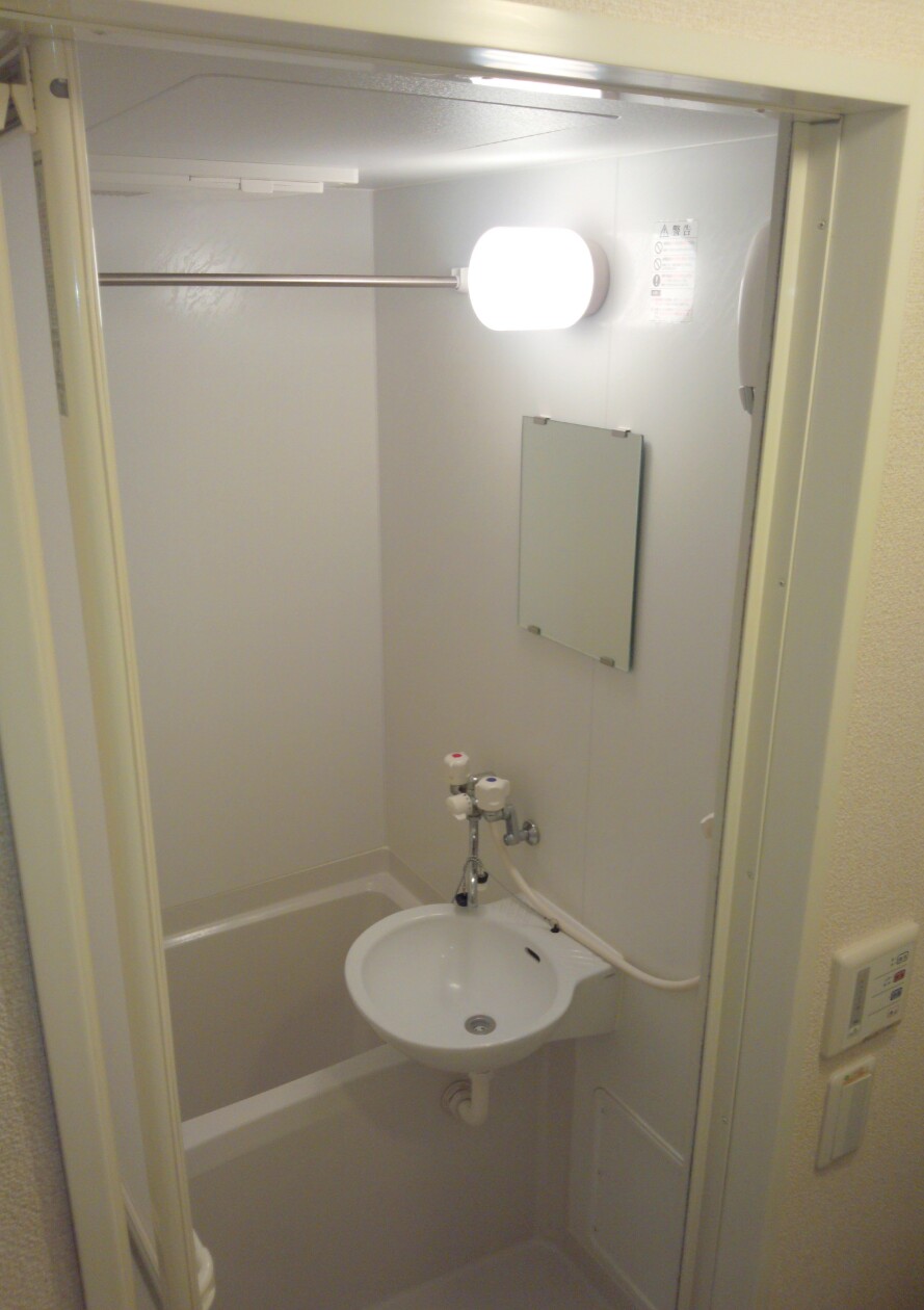 レオパレス３ｍ 雨の日にも便利な浴室乾燥機付き