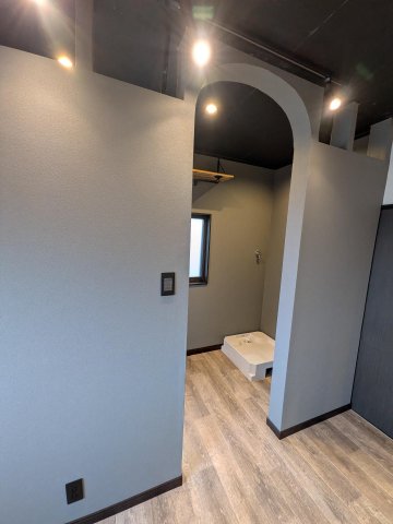 川口市根岸戸建て 2階のランドリーで洗濯物は階段なしでべランへ