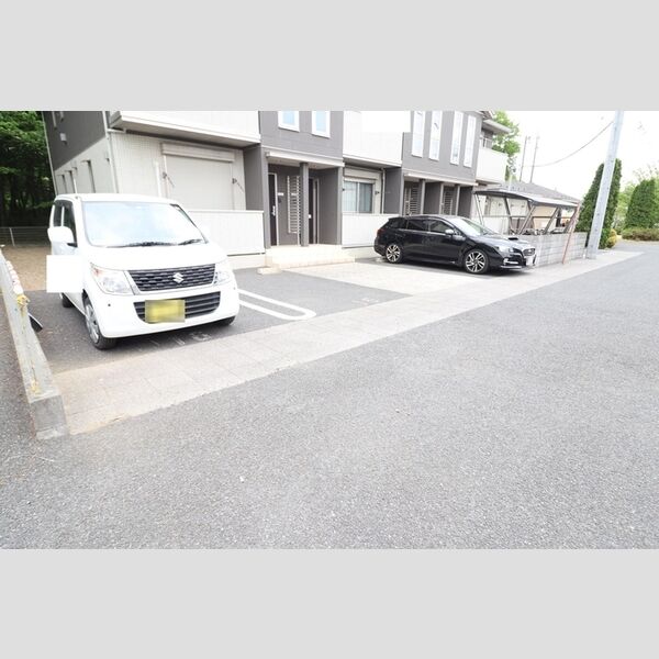 グリーンフォレスト　G201号室 駐車場