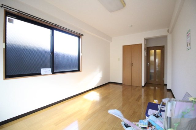 指扇駅前プラザ1階 小物類はイメージです。