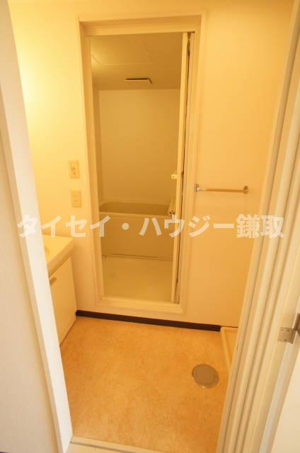 オーシャンビュー参番館0406号室 脱衣所・洗面所です