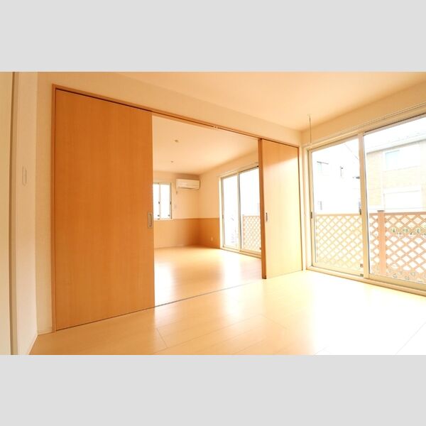 ディア・ドリーム　B102号室 南側洋室からLDK