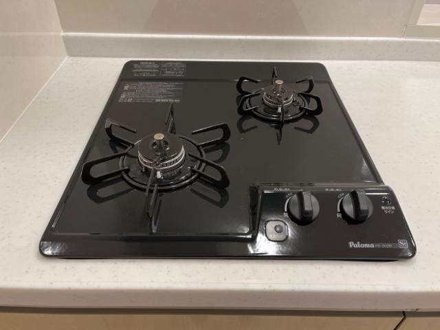 川口市大字道合字久保前　アパート新築工事202号室 ２口ガスコンロ（イメージ）