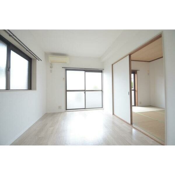 メゾン本行徳 リビング