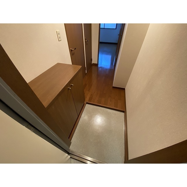 ジュンヴェール山本0201号室 玄関