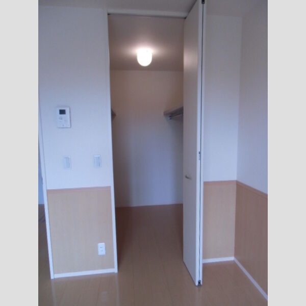 ベルフォーレ106号室 ウォークインクローゼット