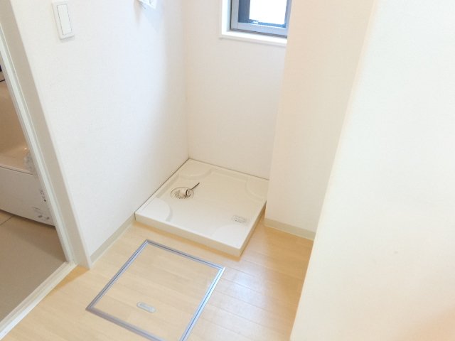 フローリッシュ・ガーデン102号室 洗濯機置場