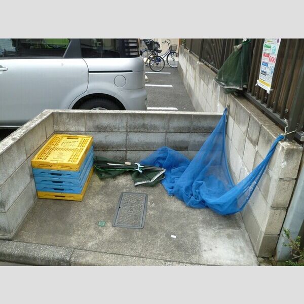 ラ・シュプレーム ゴミ置き場