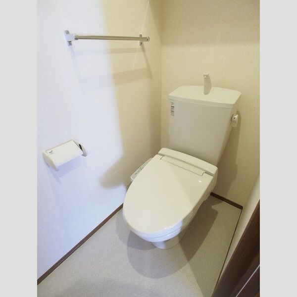 BRYANT PARK　A 温水洗浄便座