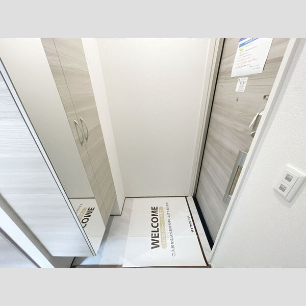 D-ROOM八幡町201号室 玄関