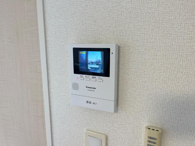 ル・トレーフル101号室 カメラ付インターホン