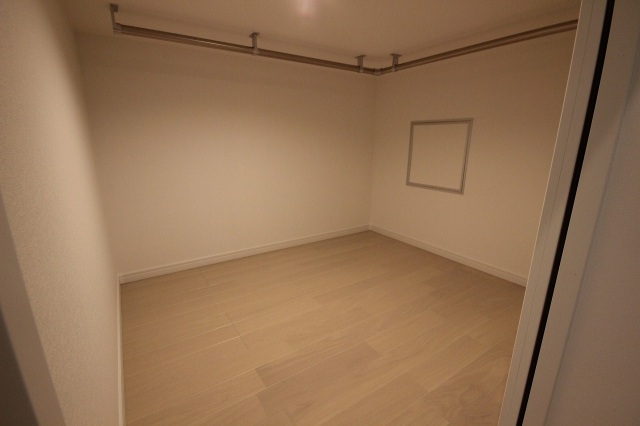 ＣＢ浦和美園エルジュ1階 収納