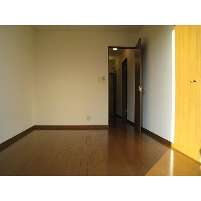 プレジール アントレ102号室 内観