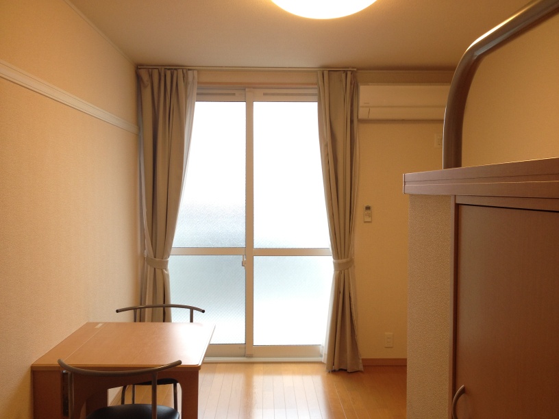 レオパレスアルテア日進 外観