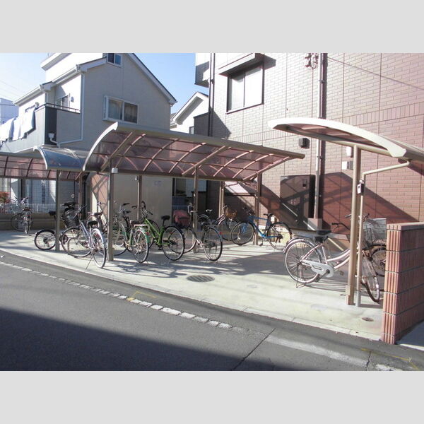 エミネンスⅢ 駐輪場