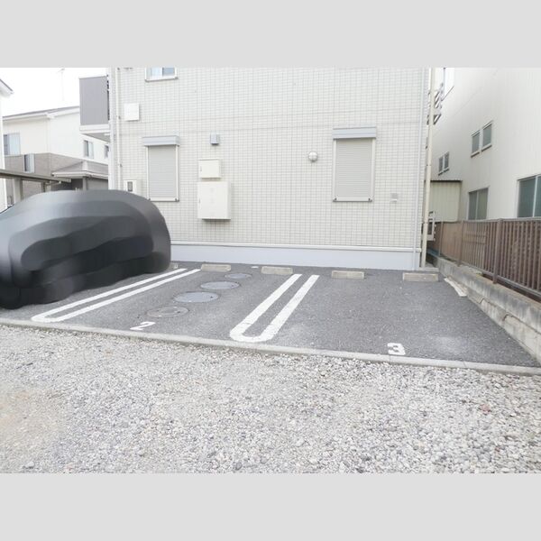 メゾン シャトル 駐車場