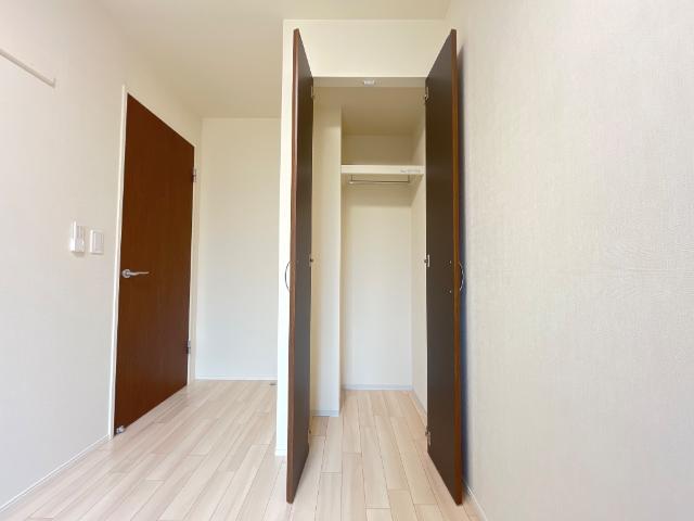 ノイエプルーシア クローゼット