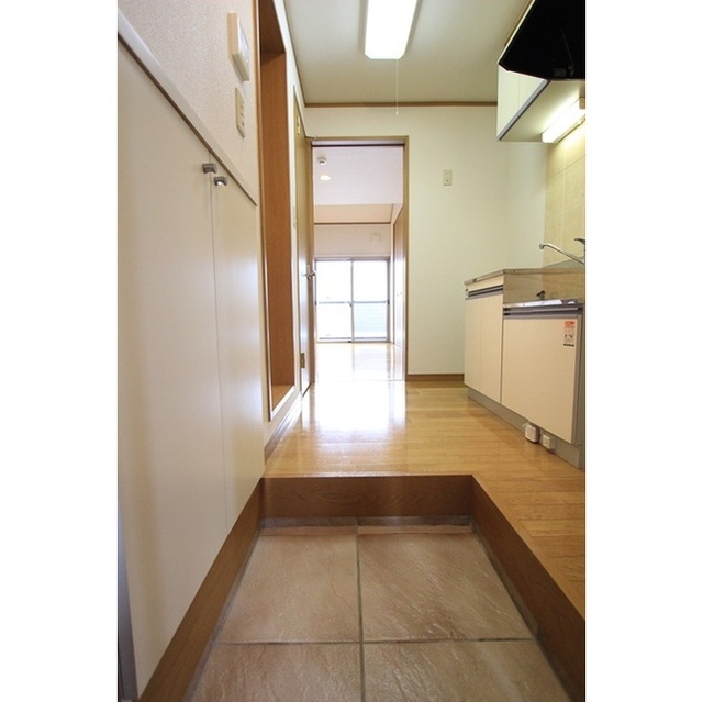 アヴェニール湘南Ⅰ203号室 玄関