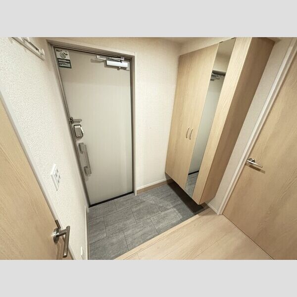 プランドール・さくら102号室 玄関